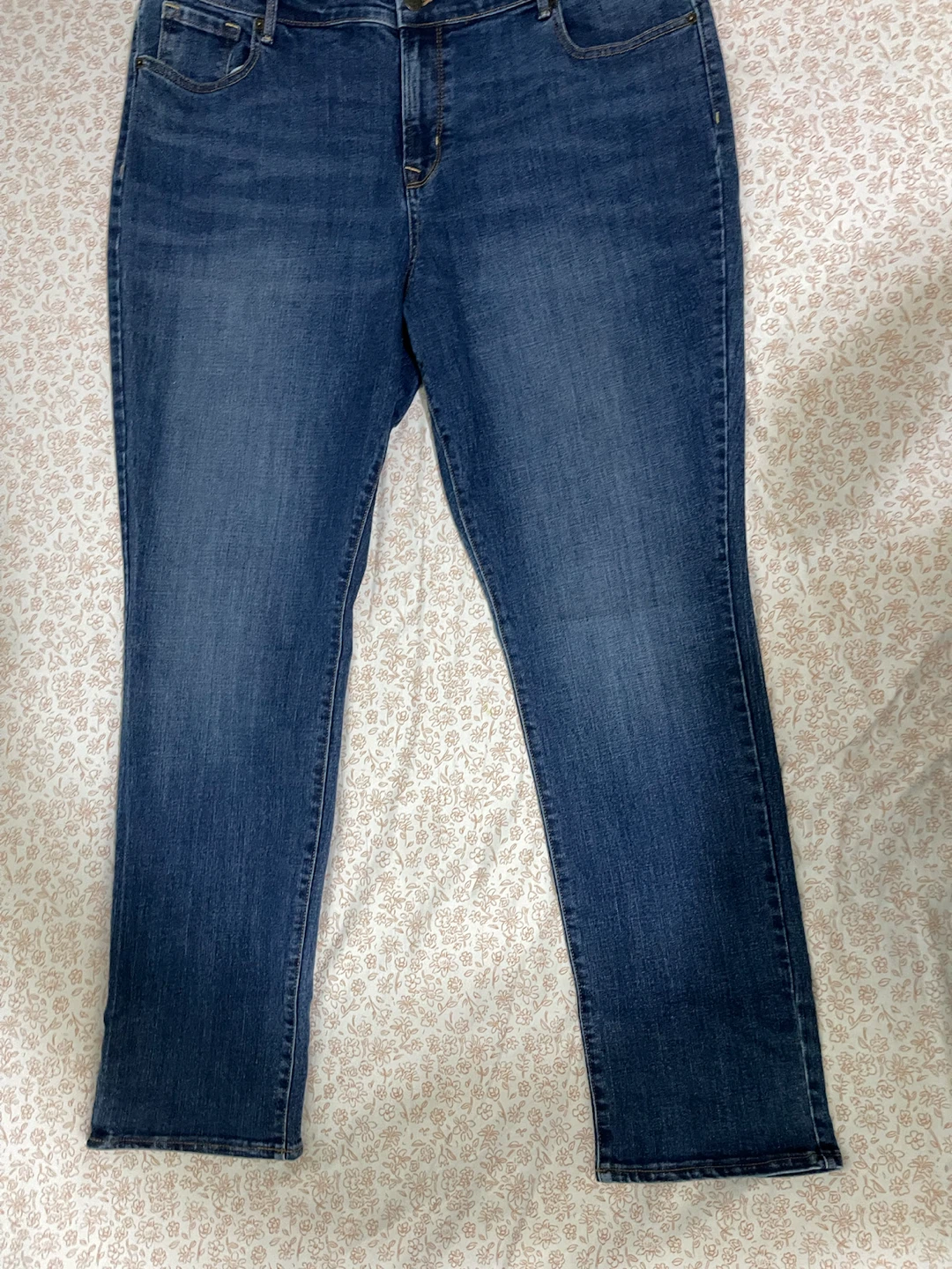 Old Navy Curvy Profile Mid-Rise Jeans