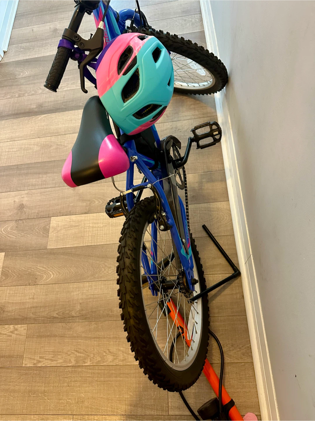 Super cycle charge bike (Helmet and bag included) 6 -10 year - photo 4