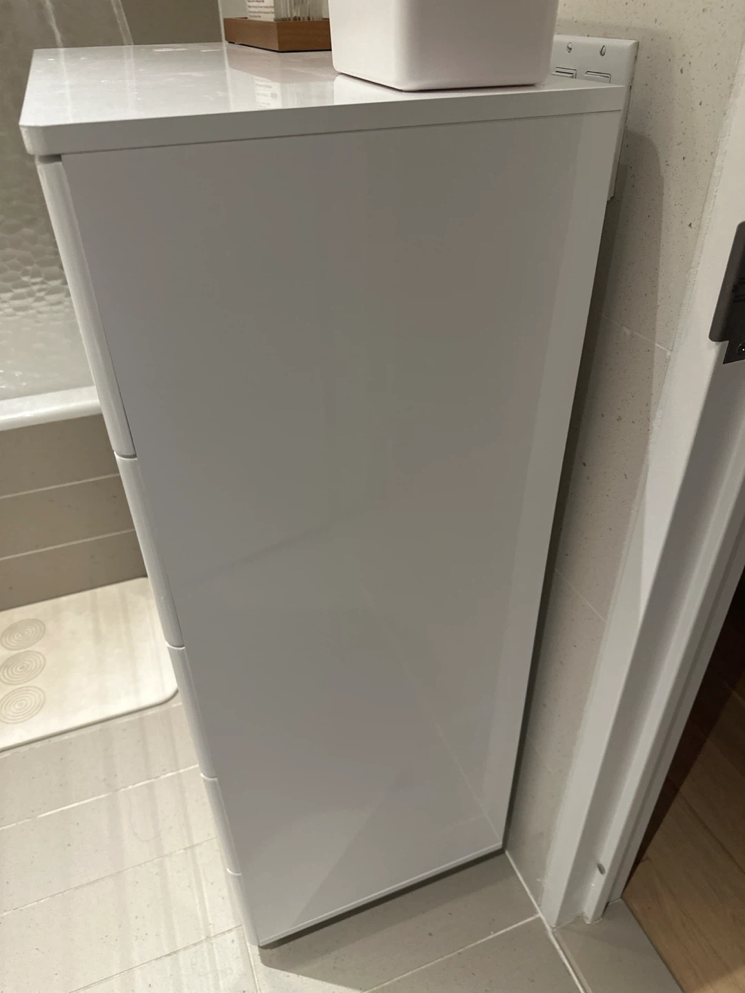 White Glossy 4-Drawer Chest - photo 3