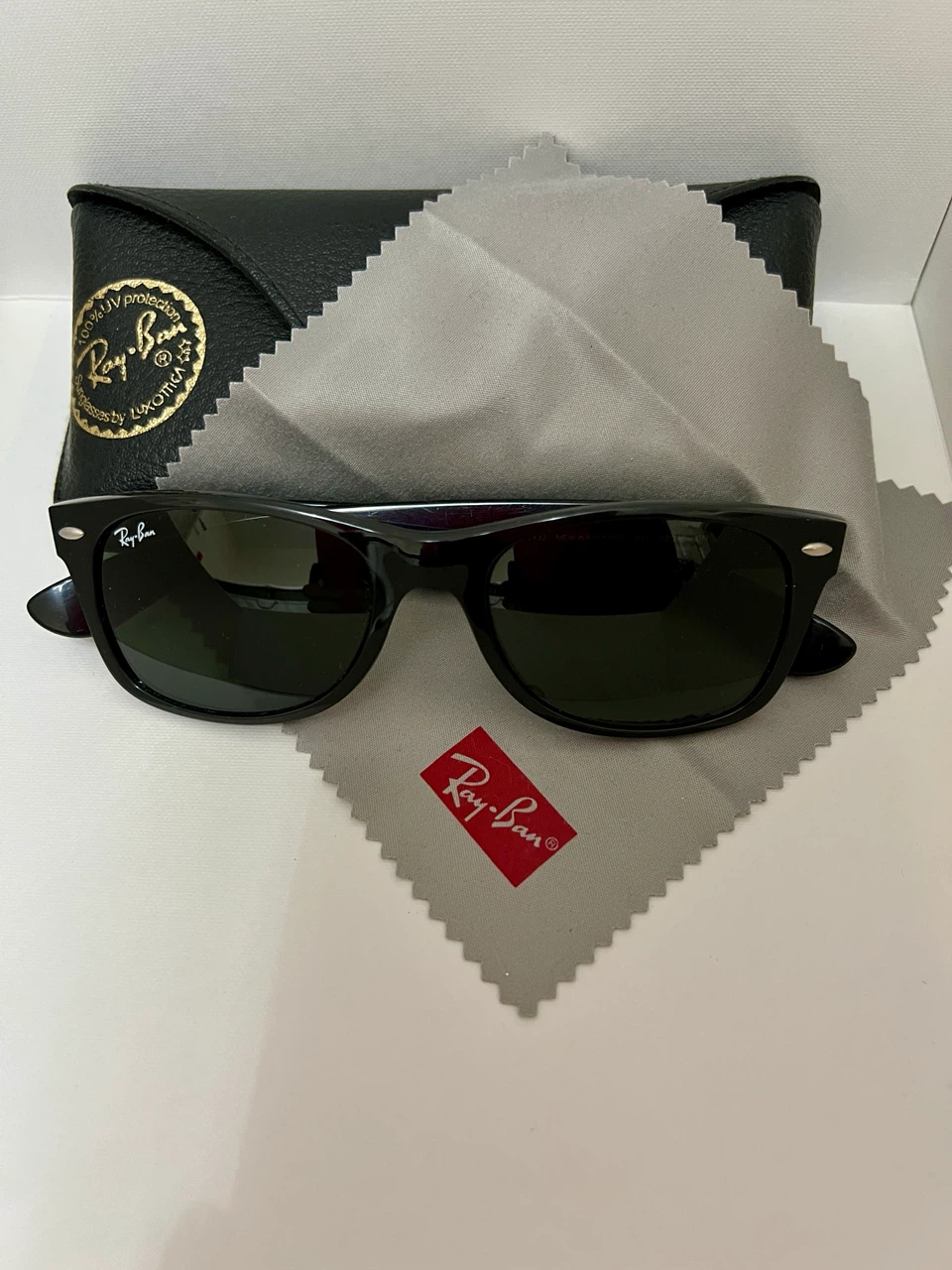 Ray-Ban Wayfarer Women Sunglasses