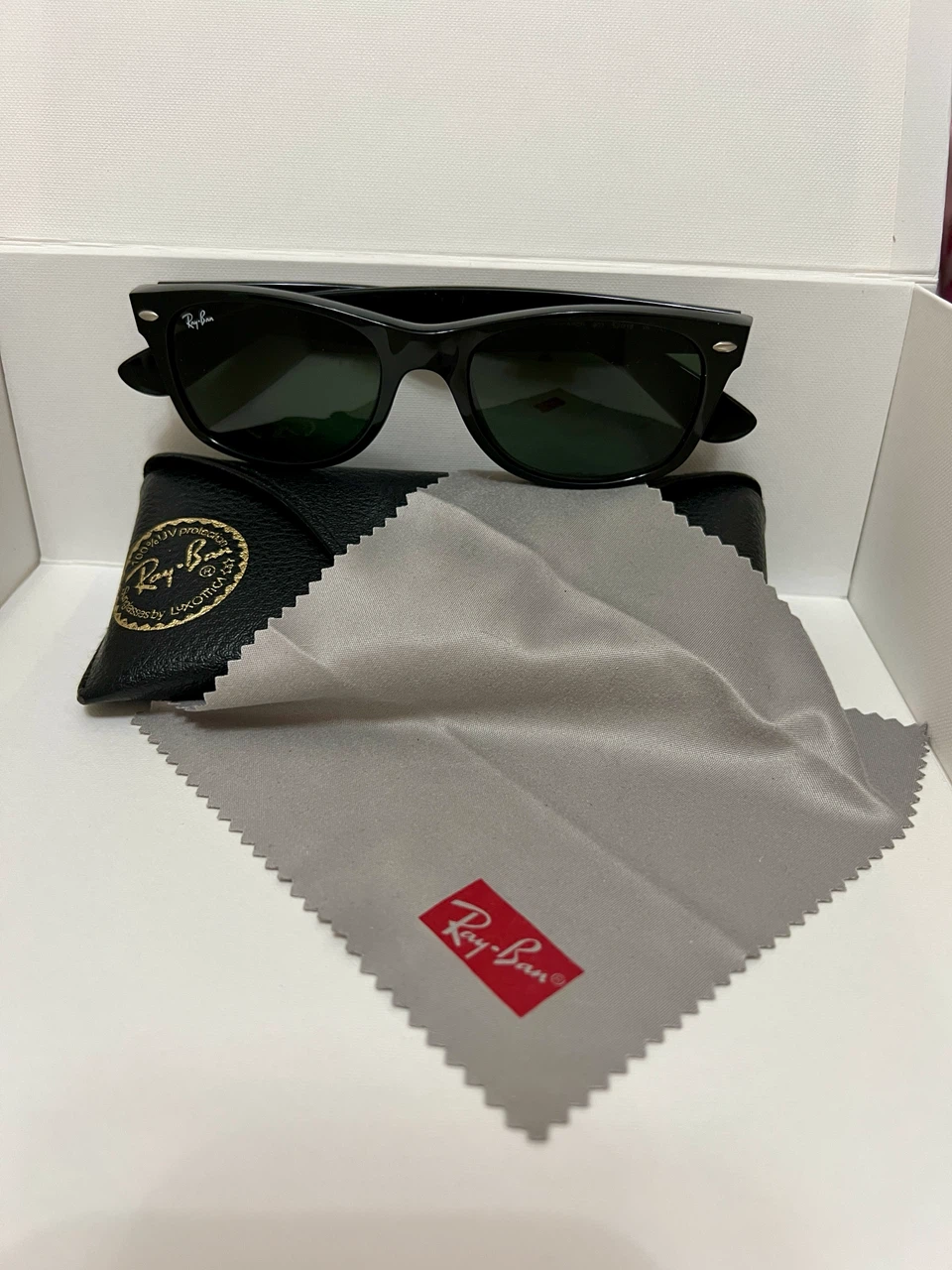 Ray-Ban Wayfarer Women Sunglasses - photo 2