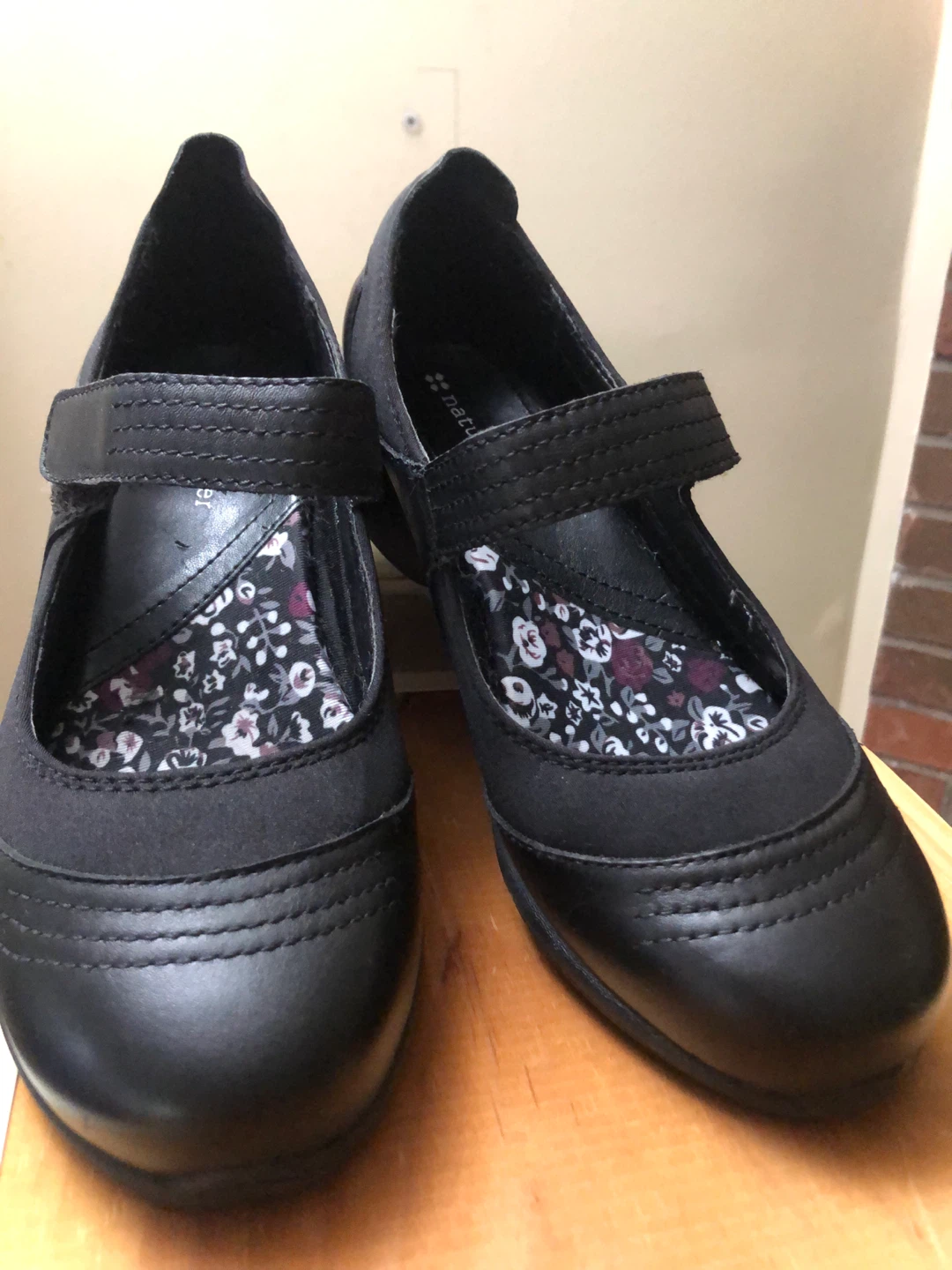 Naturalized leather shoes