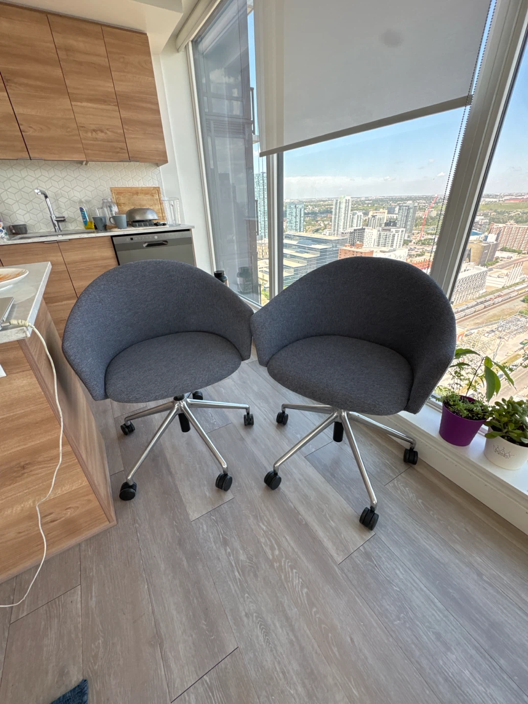 Set of 2 Grey Swivel Office Chairs - photo 3
