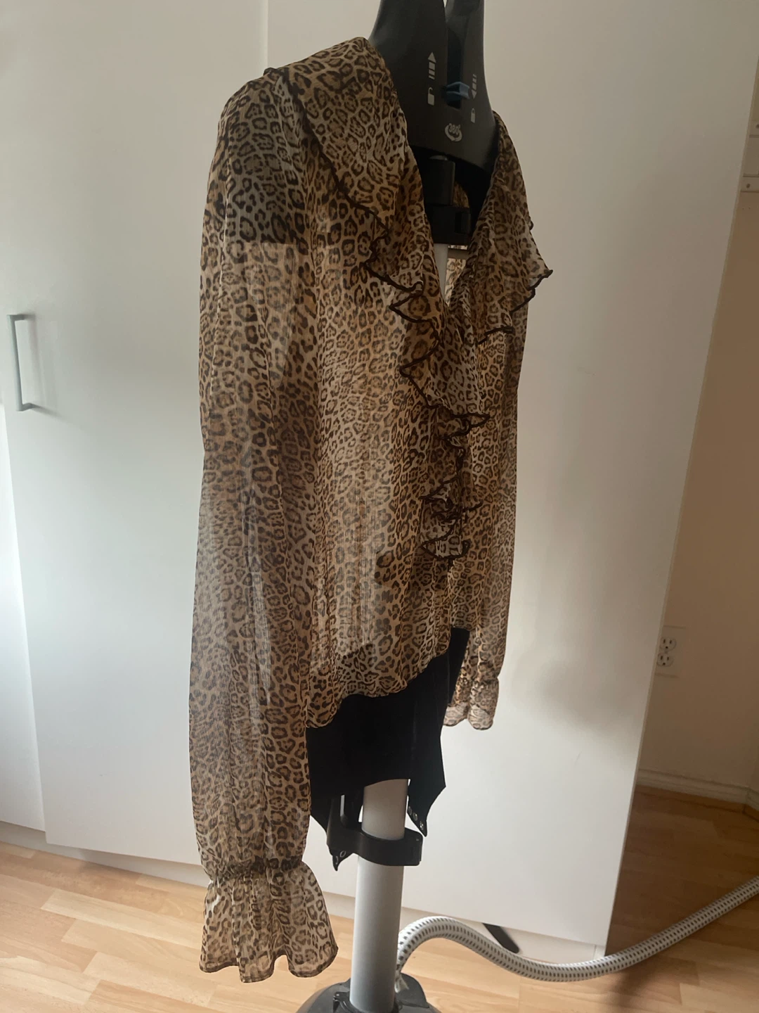 Zara Women's Leopard Print Ruffle Blouse - photo 2