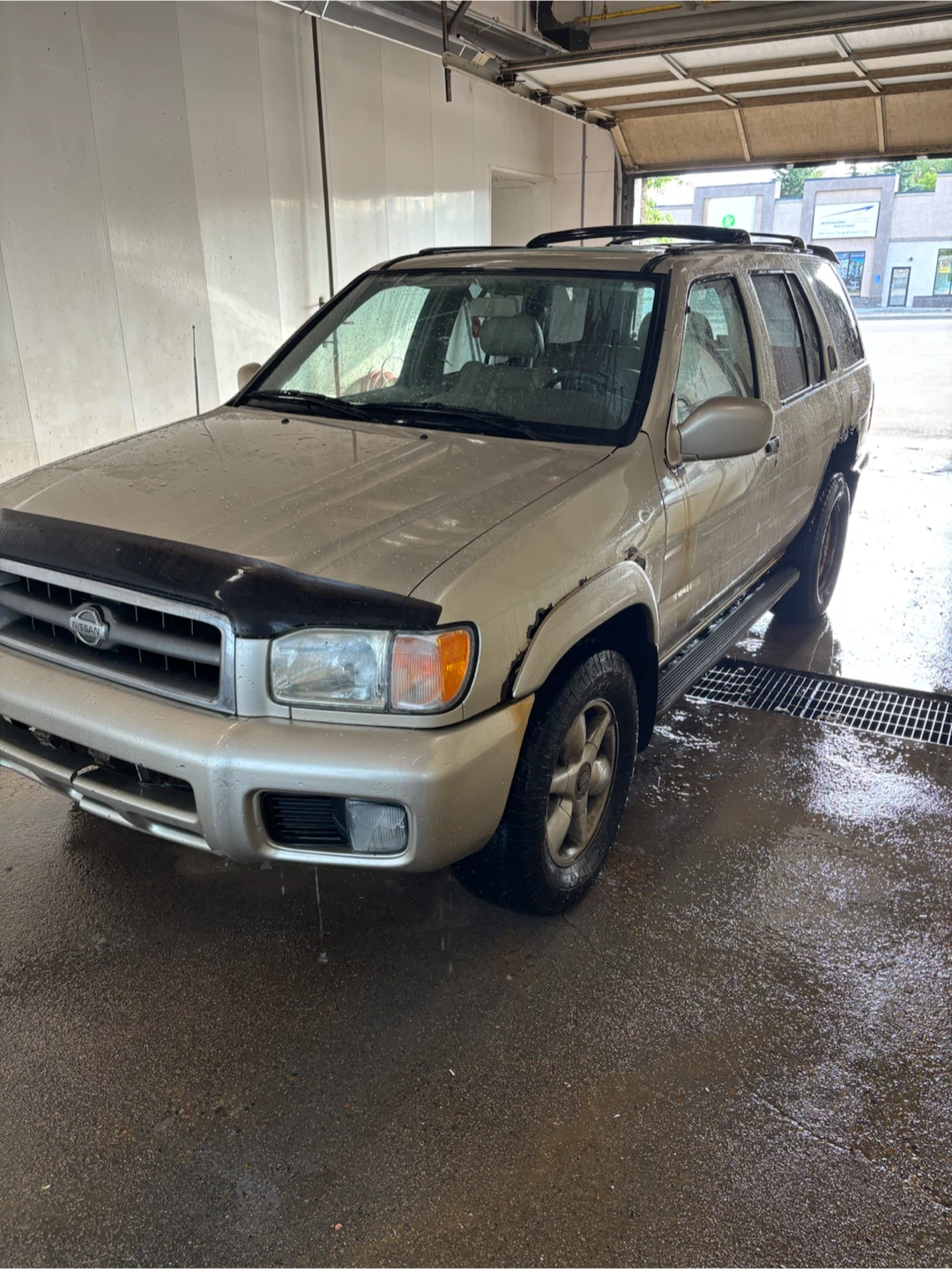 2000 Nissan Pathfinder LE