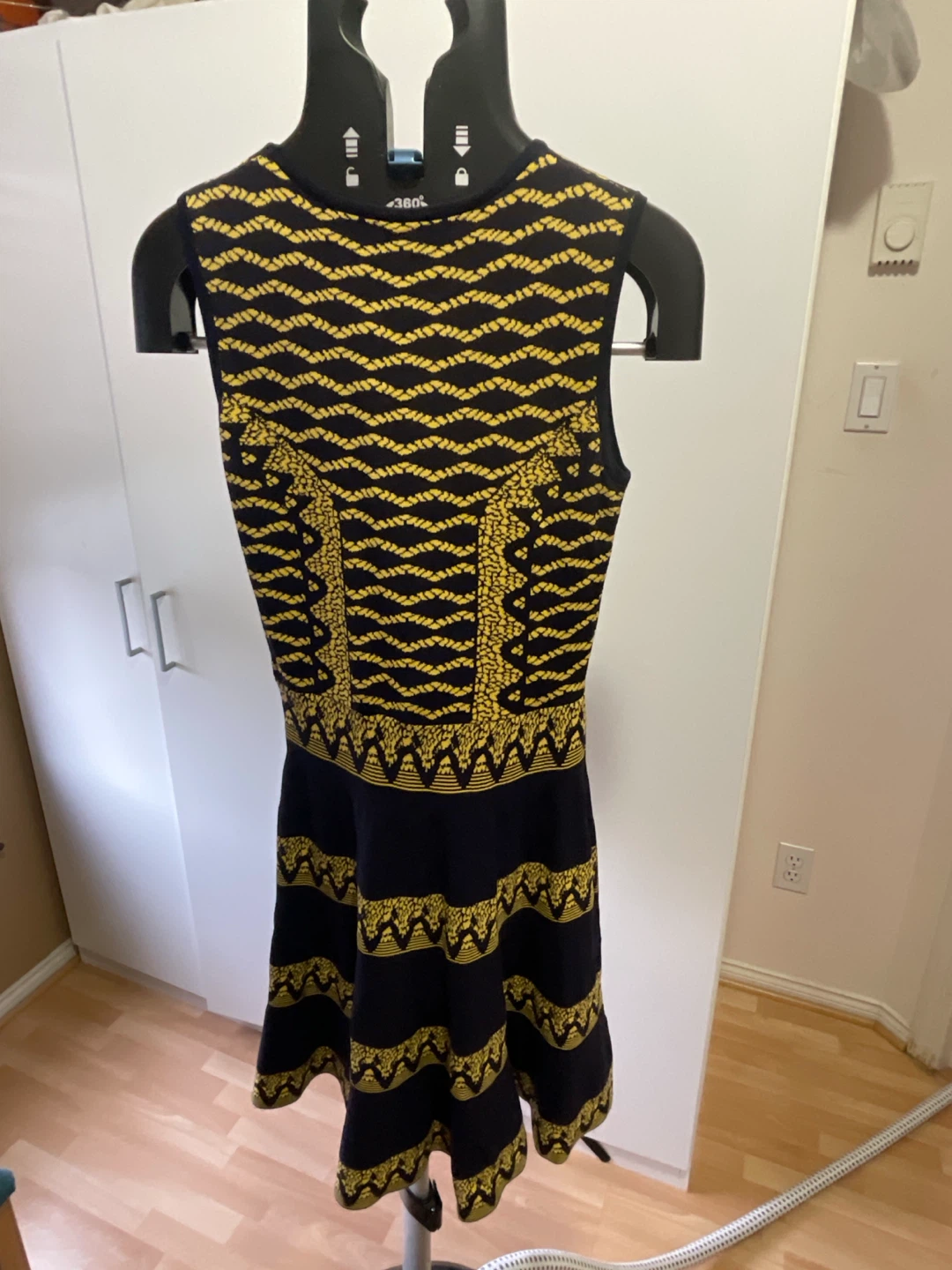 Black & Yellow Knit Sleeveless Dress - photo 2