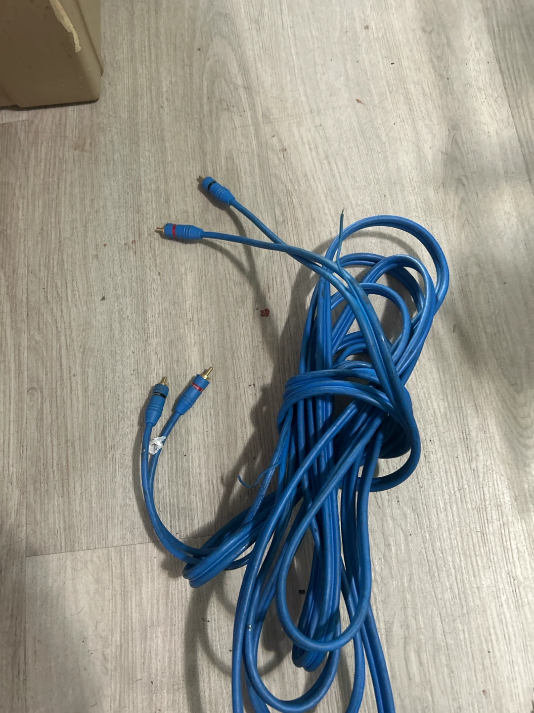 Scar audio RCA cable