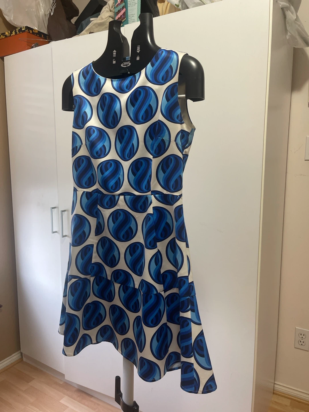 Women's Sleeveless Blue Geometric Print Dress - photo 2