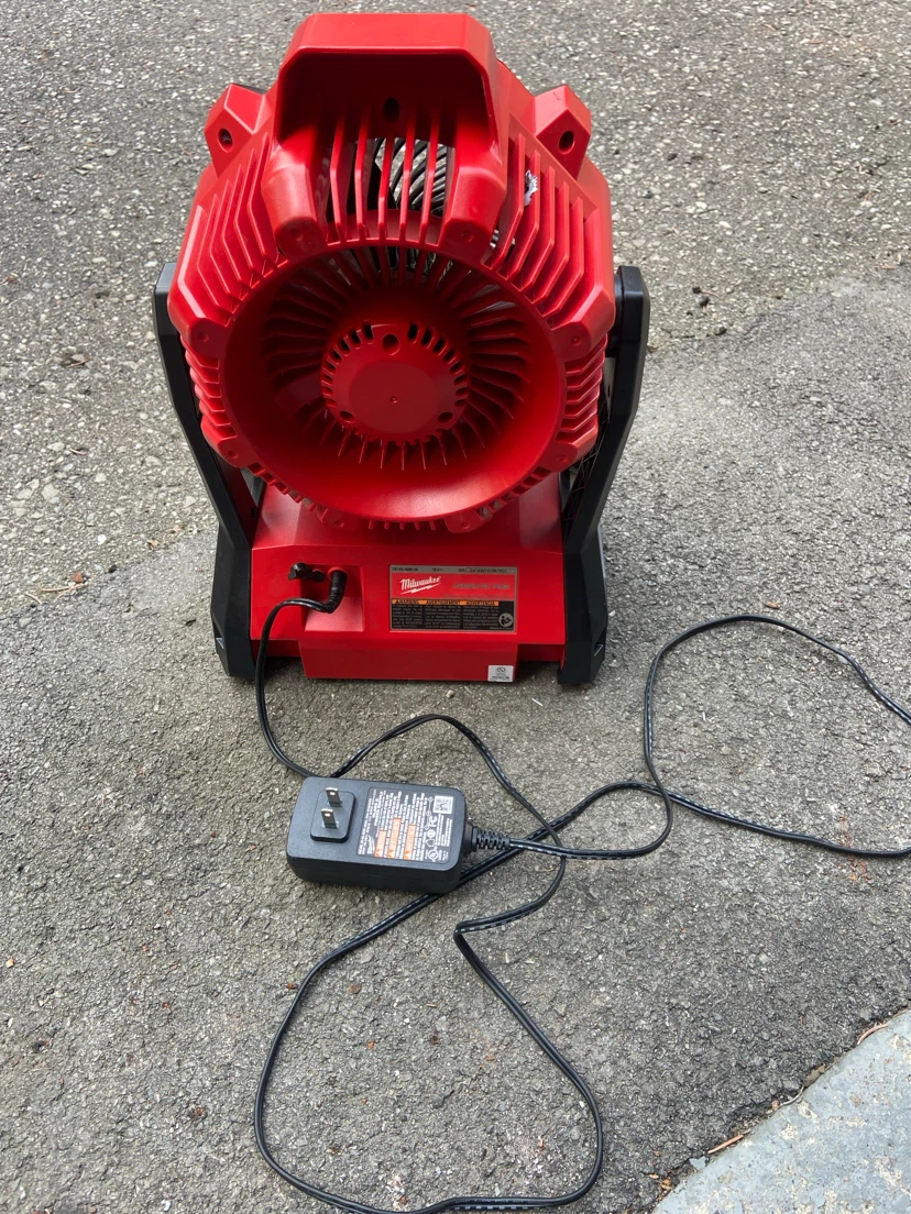 Milwaukee 18V Jobsite Fan - photo 2