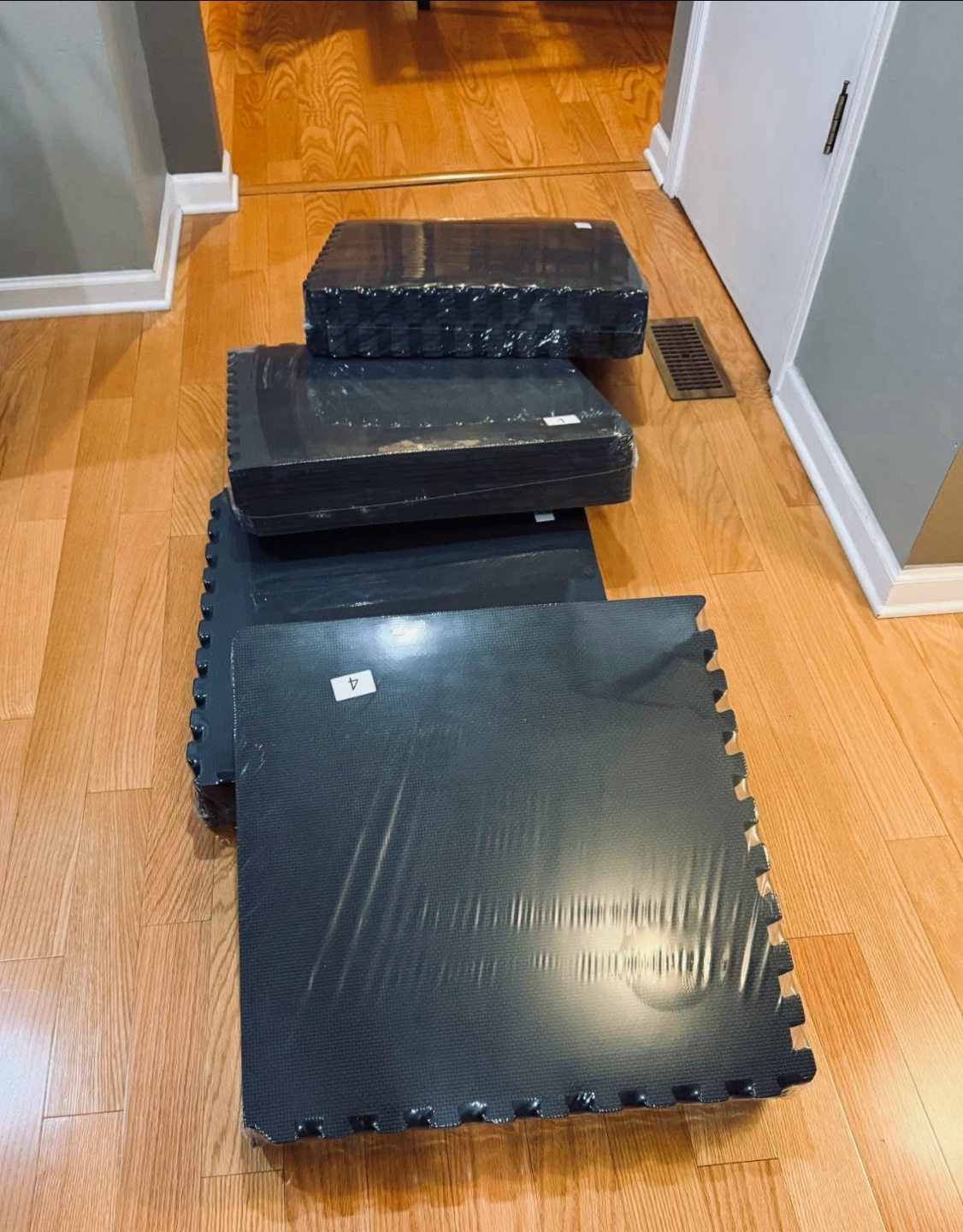 Priced to sell!!! Brand New 24” x 24” Interlocking Tile Mats!