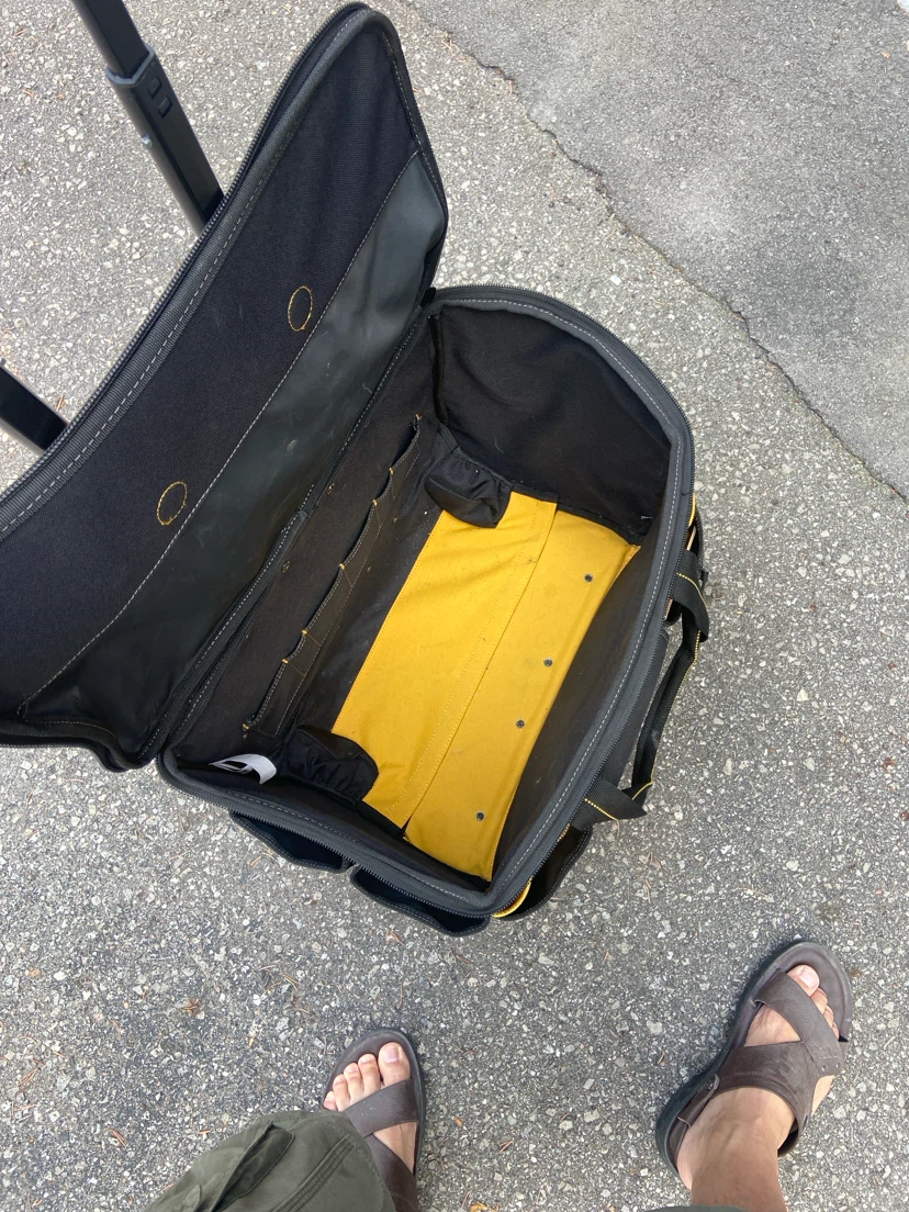 DEWALT Rolling Tool Bag - photo 5