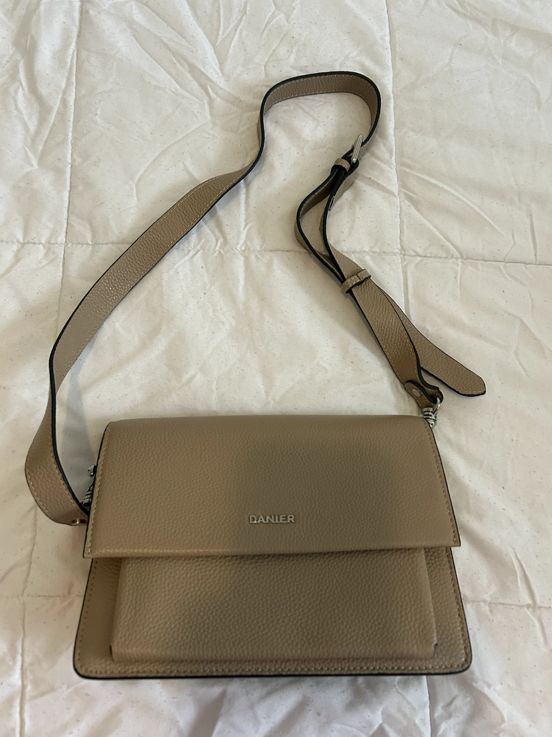 Danier Crossbody Leather Bag - photo 4