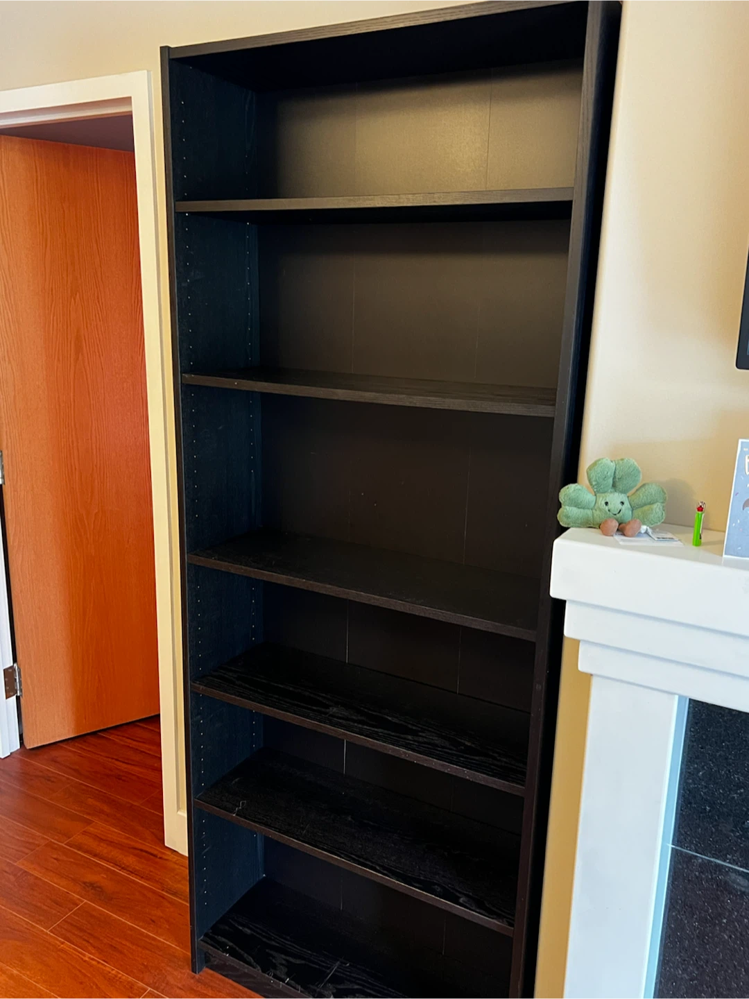 2x bookcases for sale - photo 2