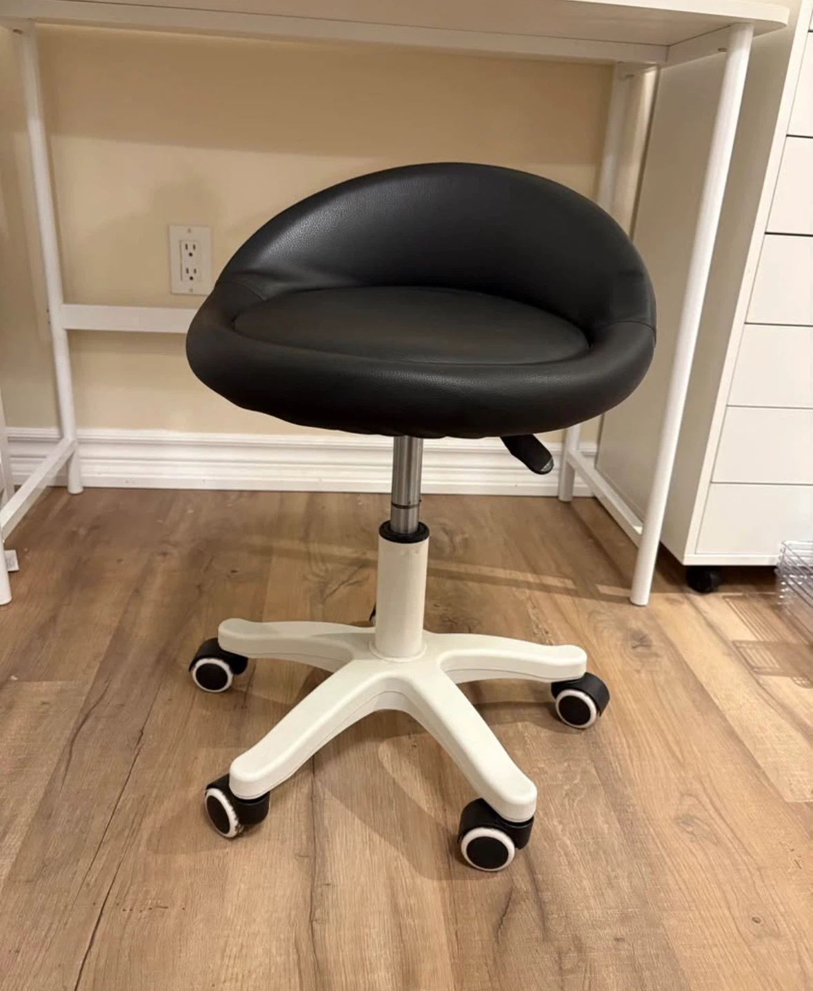 Modern Adjustable Rolling Vanity/Desk Chair