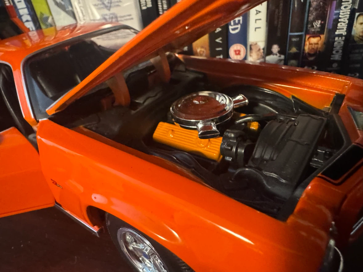 Diecast Camaro. 1/18th scale. - photo 3