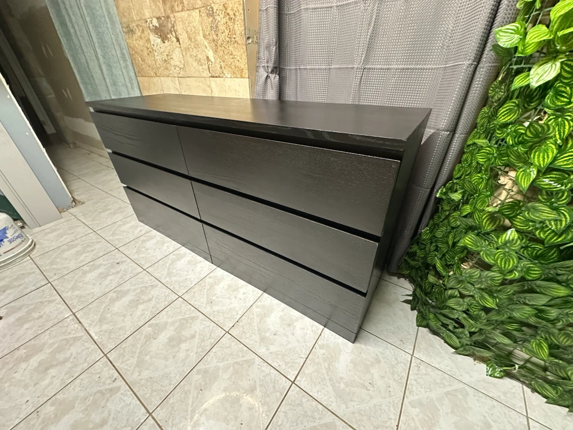 IKEA Modern 6-Drawer Dresser in great condition