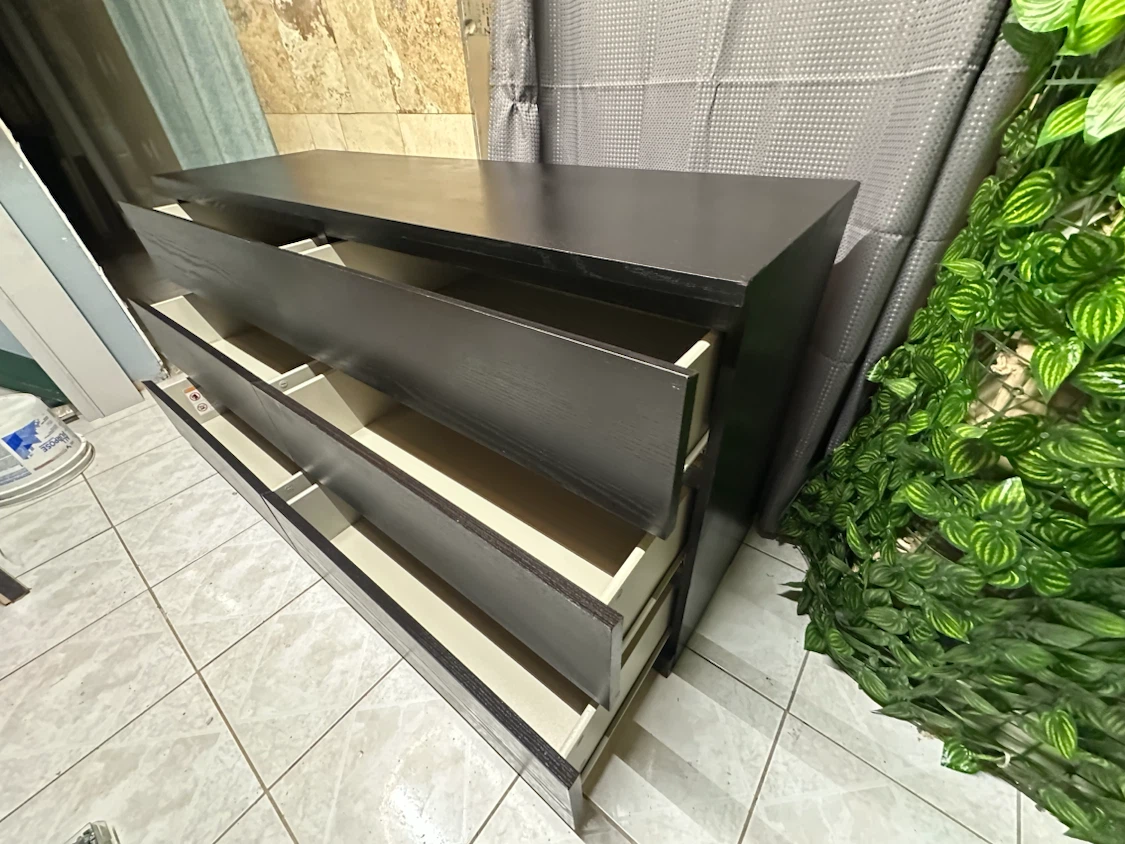 IKEA Modern 6-Drawer Dresser in great condition - photo 3