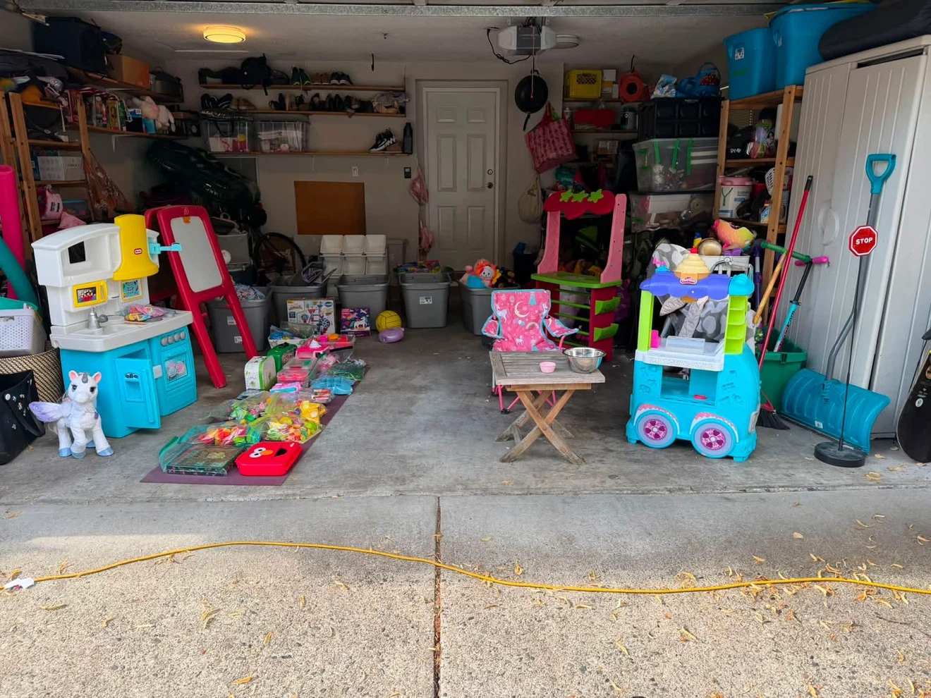 Garage sale - Toys galore