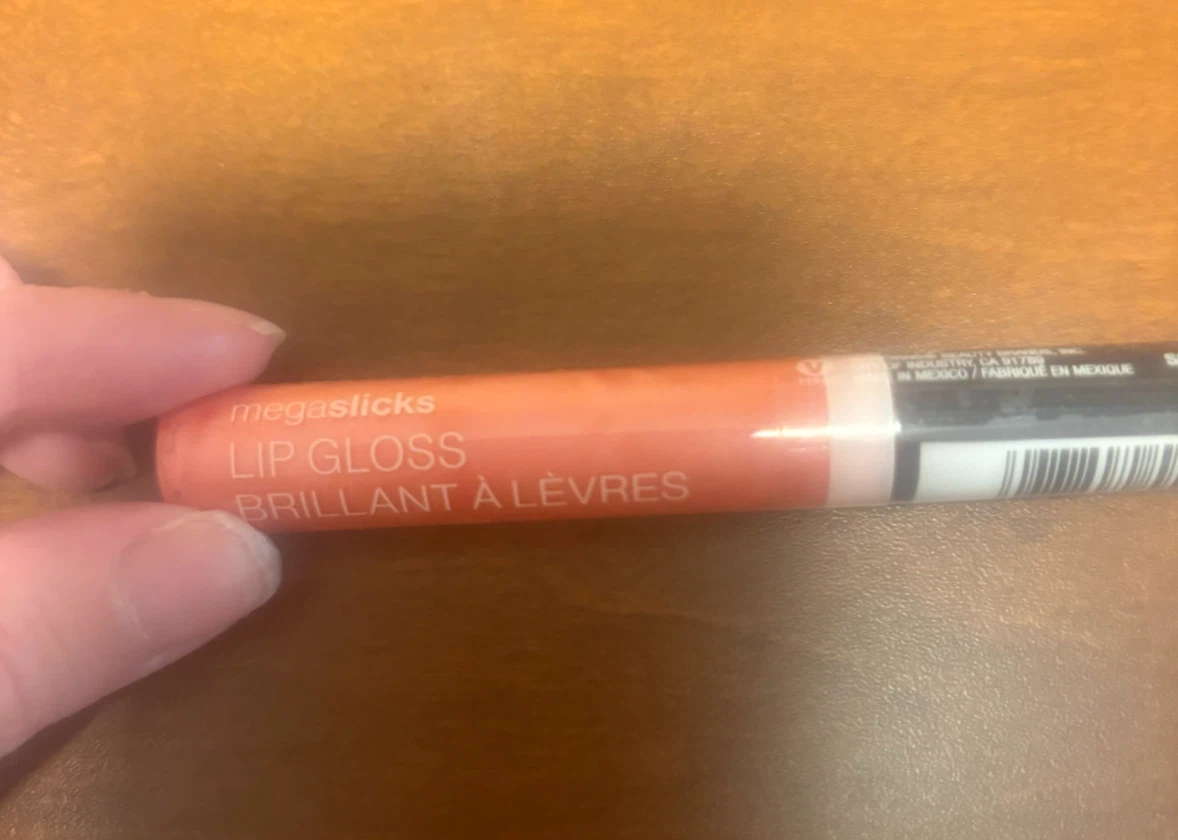 Wet n wild lip gloss (Brand new, sealed, not opened) (Free) - photo 2