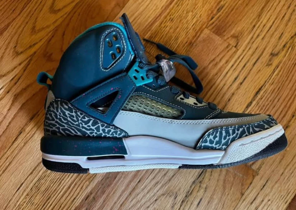 Jordan 3 Retro Sneakers - photo 2