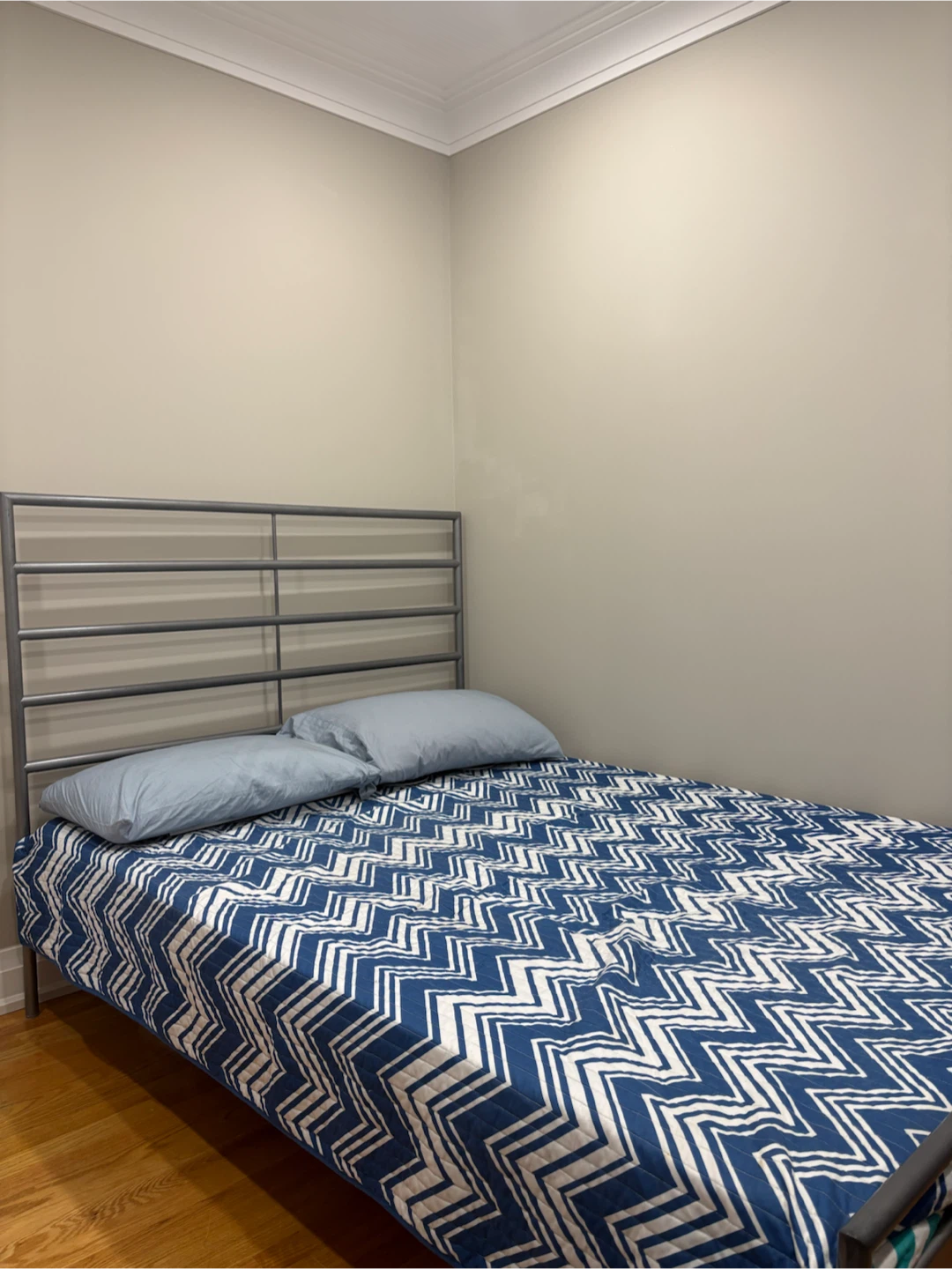 Twin bed & Mattress - photo 2