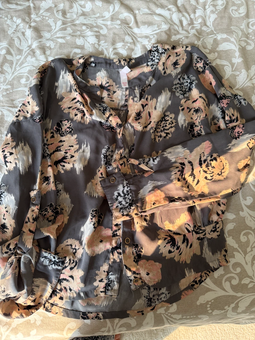 Beautiful blouse - photo 2