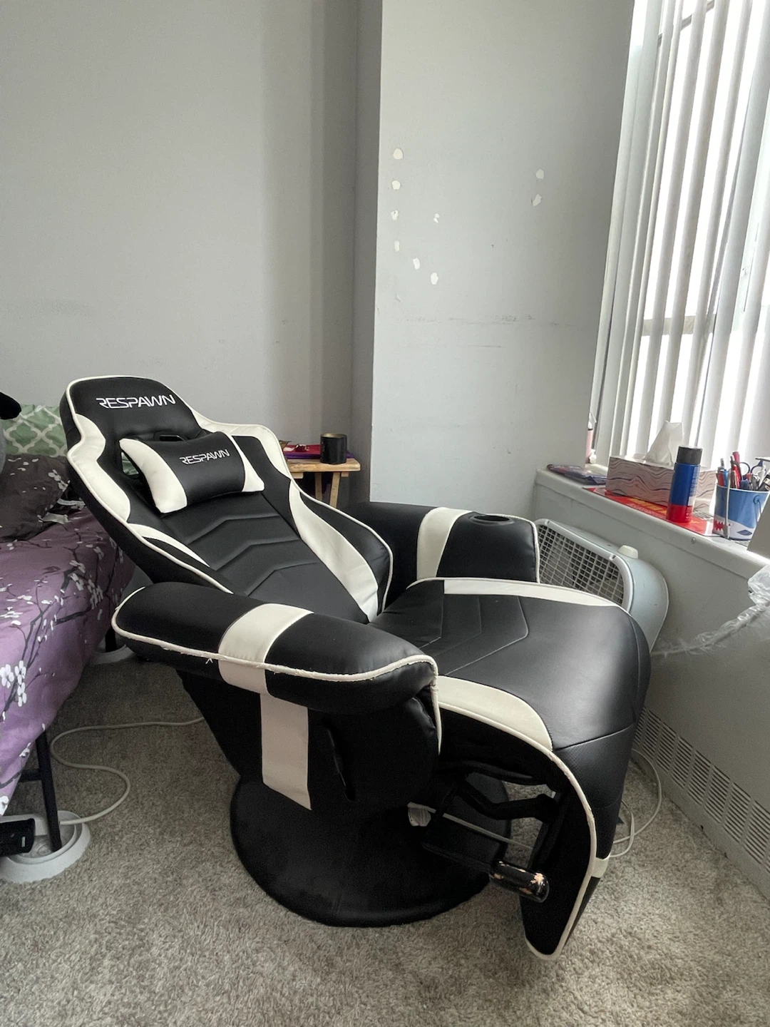 RESPAWN Racing Style Gaming Chair - photo 4