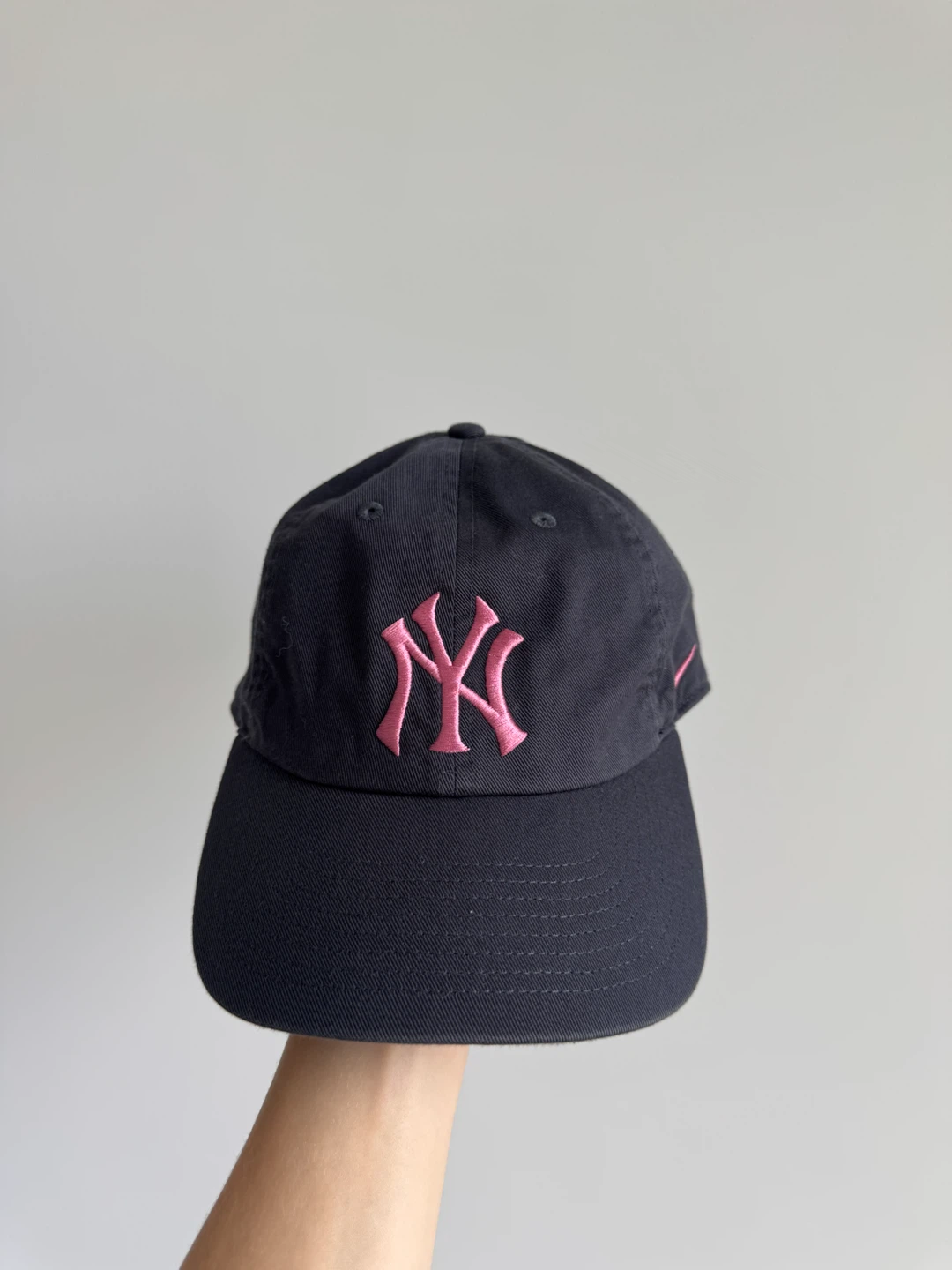 Cap Nike New York Yankees Graphite Desert Berry Club Adjustable - photo 3