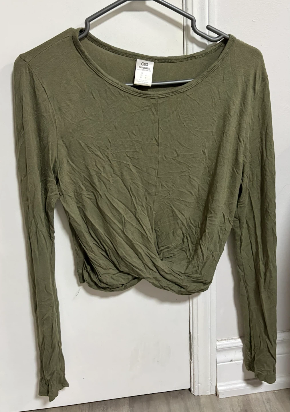 Multiple women tops - photo 4