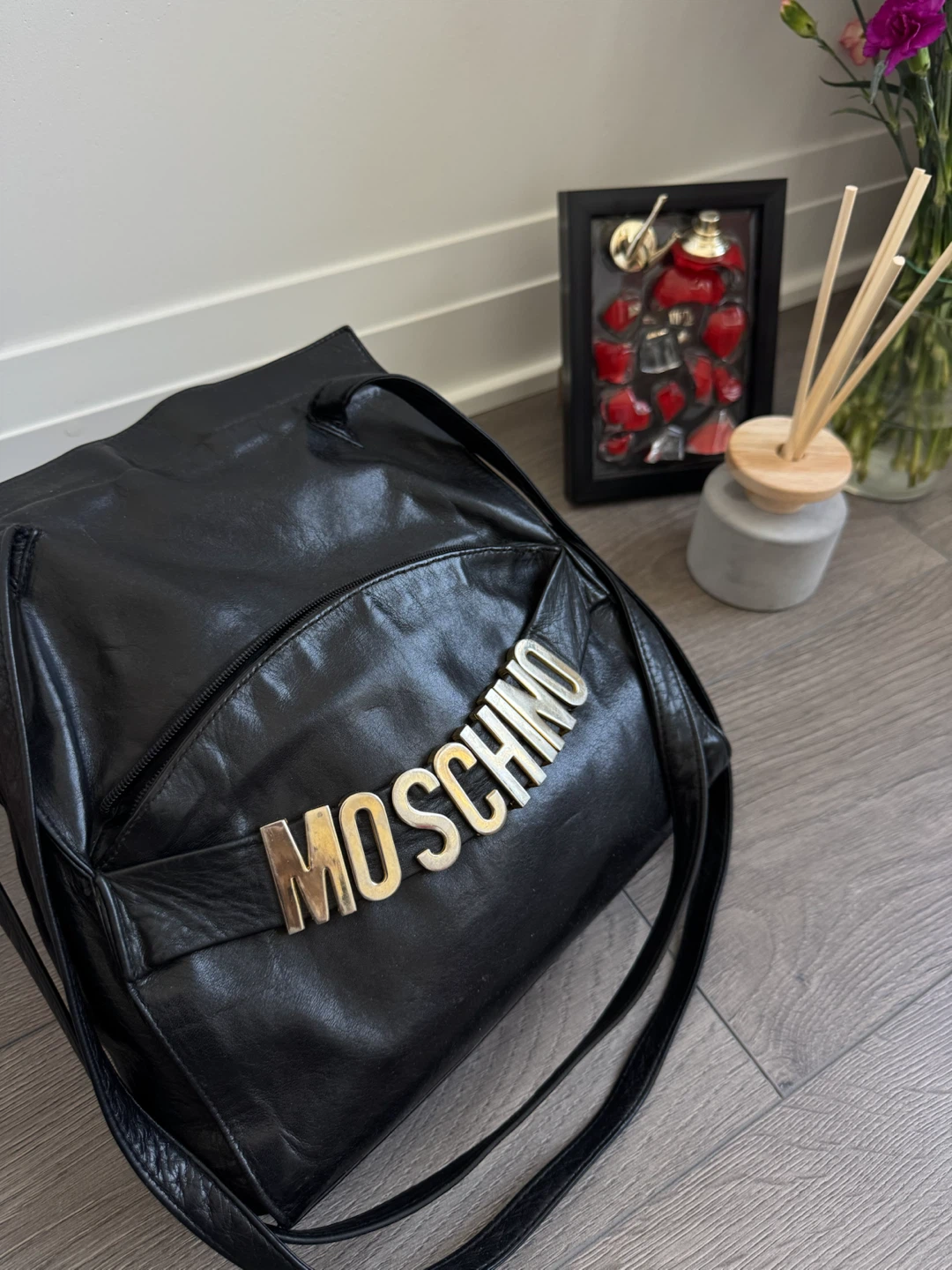 Moschino Vintage Black Leather Shoulder Bag with Gold Logo - photo 3