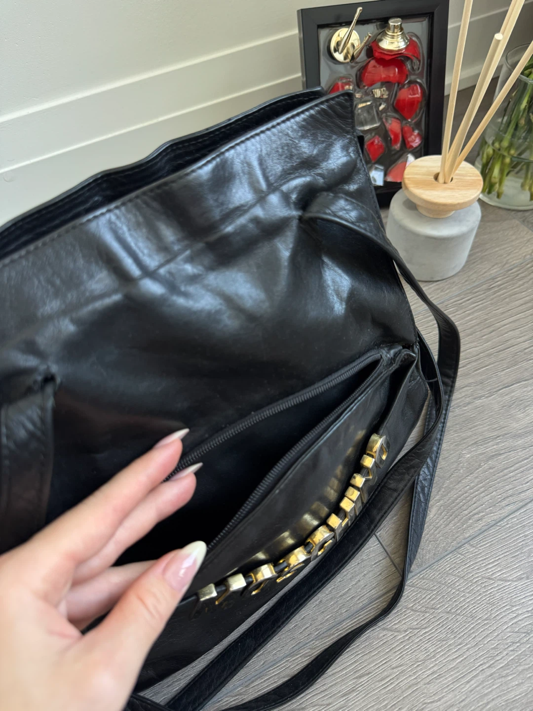 Moschino Vintage Black Leather Shoulder Bag with Gold Logo - photo 5
