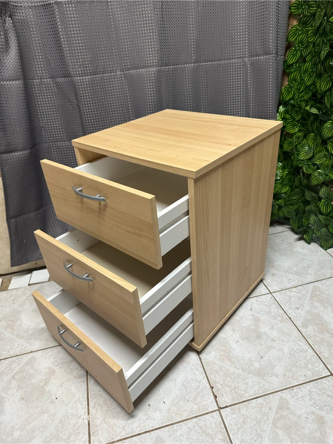 Compact 3‑drawer rolling cabinet in great condition - photo 2
