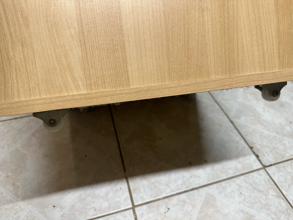 Compact 3‑drawer rolling cabinet in great condition - photo 3