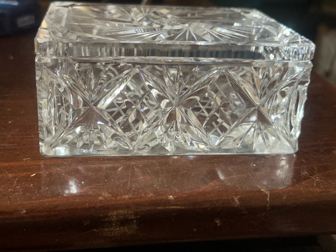 Vintage Pinwheel Crystal Cigarette Box - photo 2