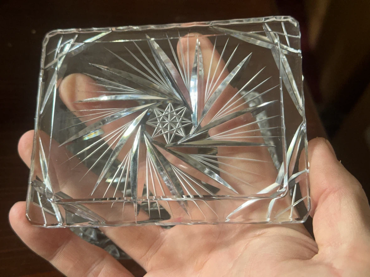 Vintage Pinwheel Crystal Cigarette Box - photo 5