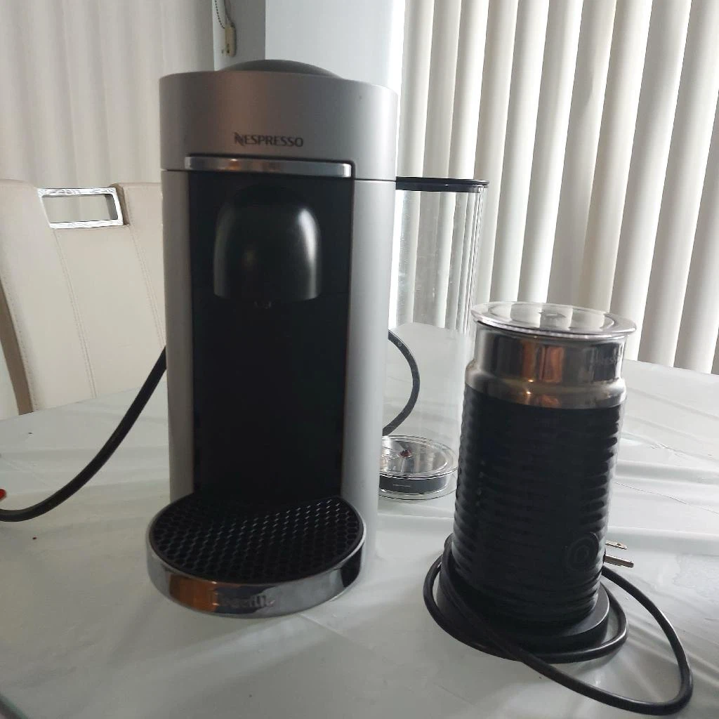 Nespresso VertuoPlus + Aeroccino 3 - Grey