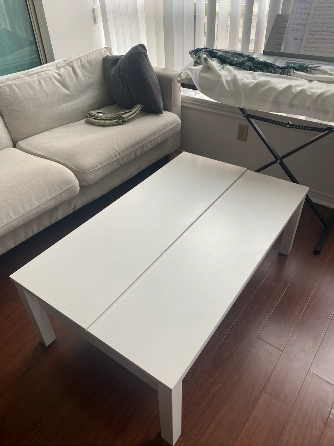 White Coffee Table with Lift Top