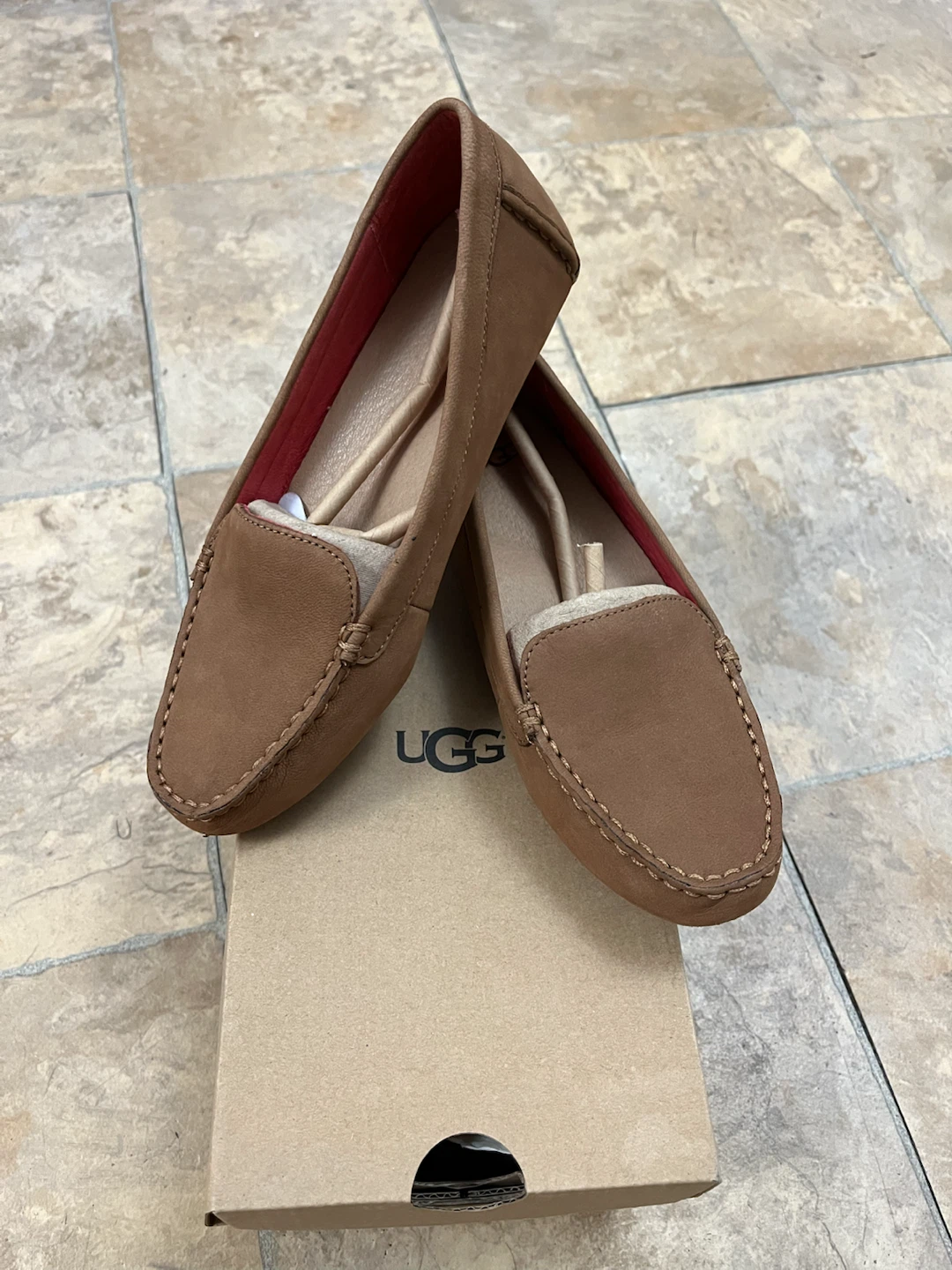 UGG W Milana II Loafers - Size 6