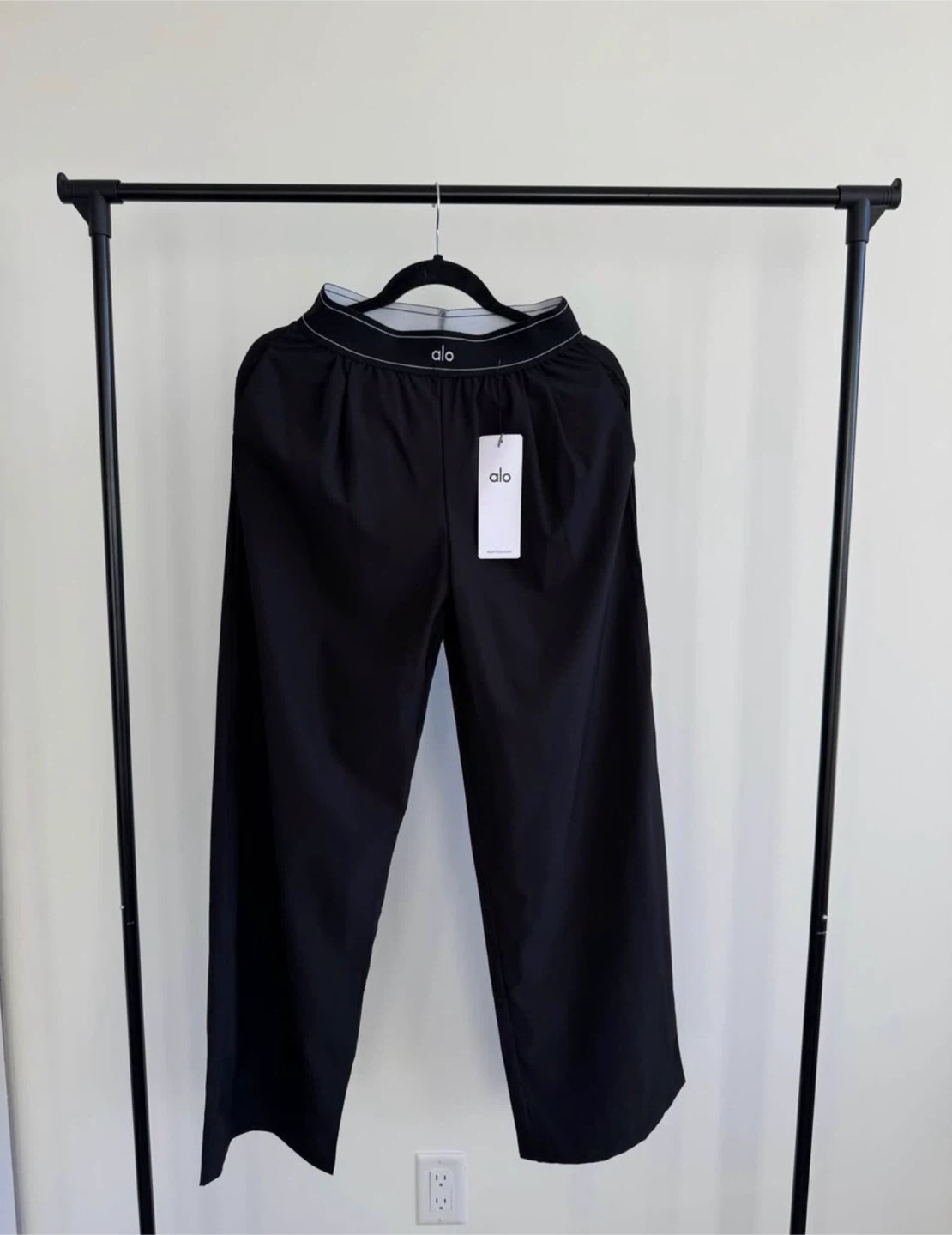 Alo Suit Up Trousers womens NEW S size