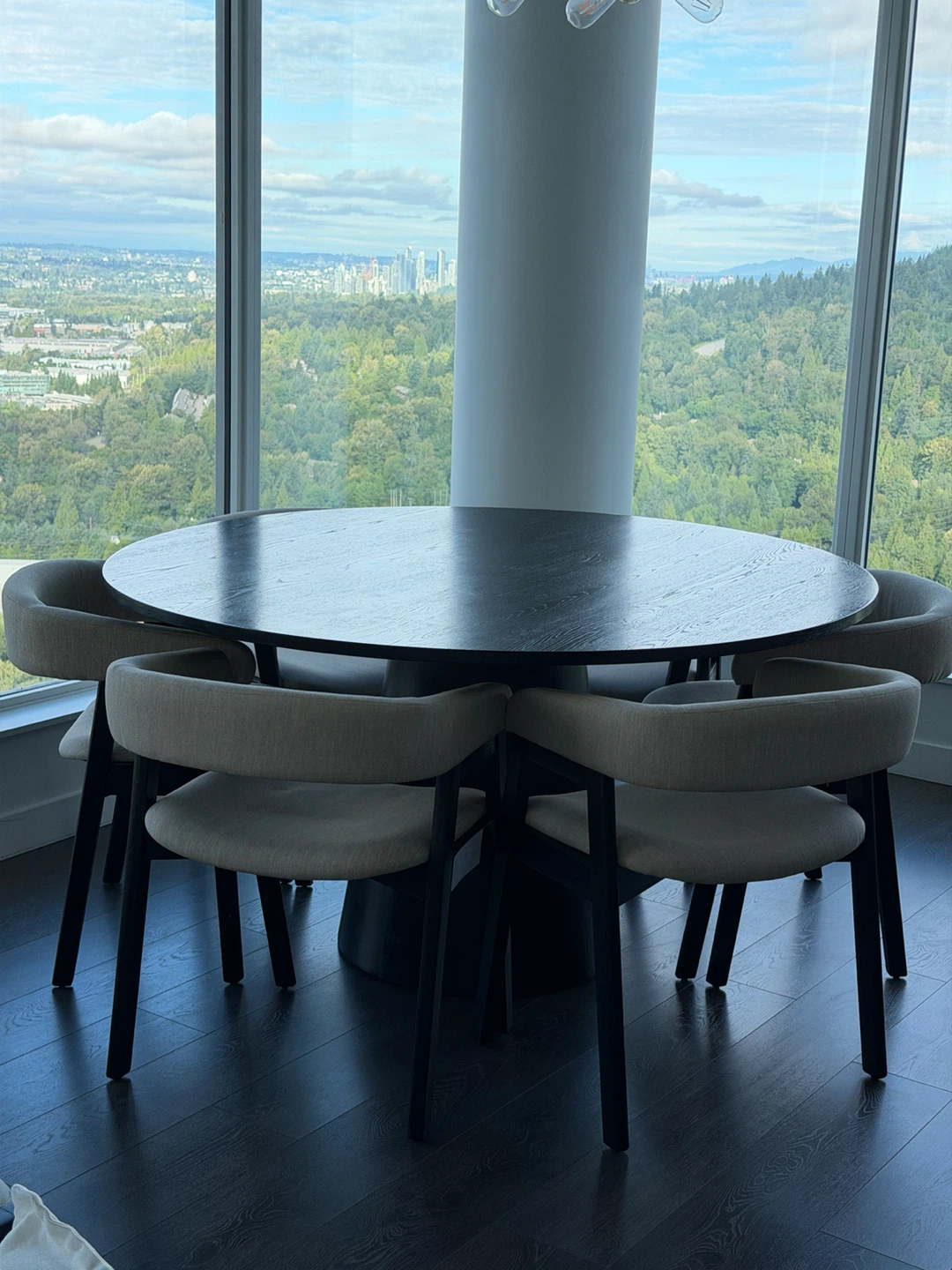 Hardwood 6 Seater Round Dining Table - photo 2
