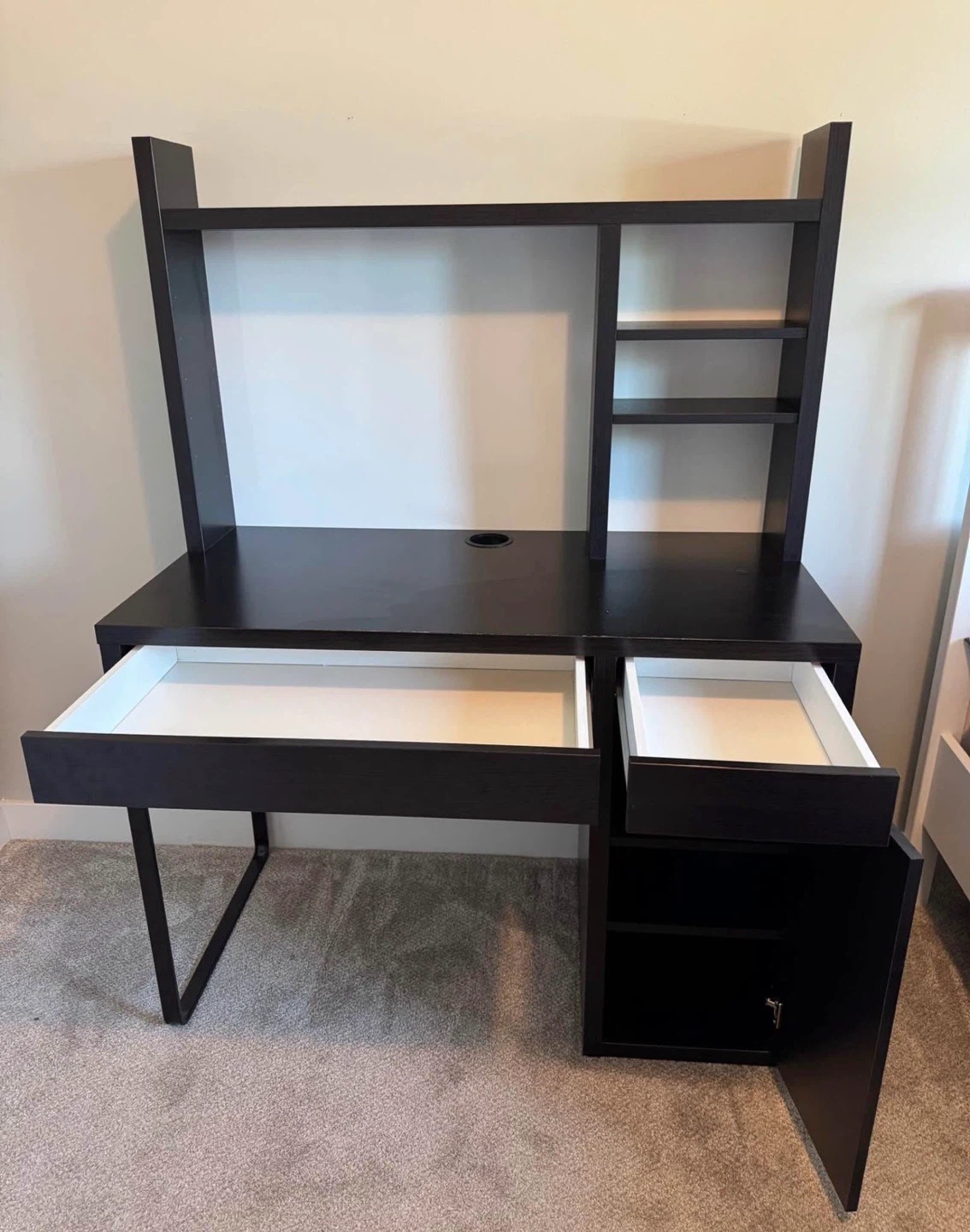 IKEA MICKE desk with hutch - photo 2
