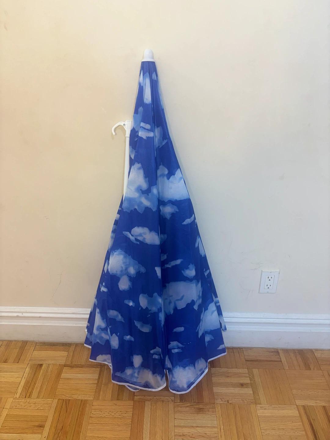 Blue Cloud Beach Umbrella with Pole - photo 3