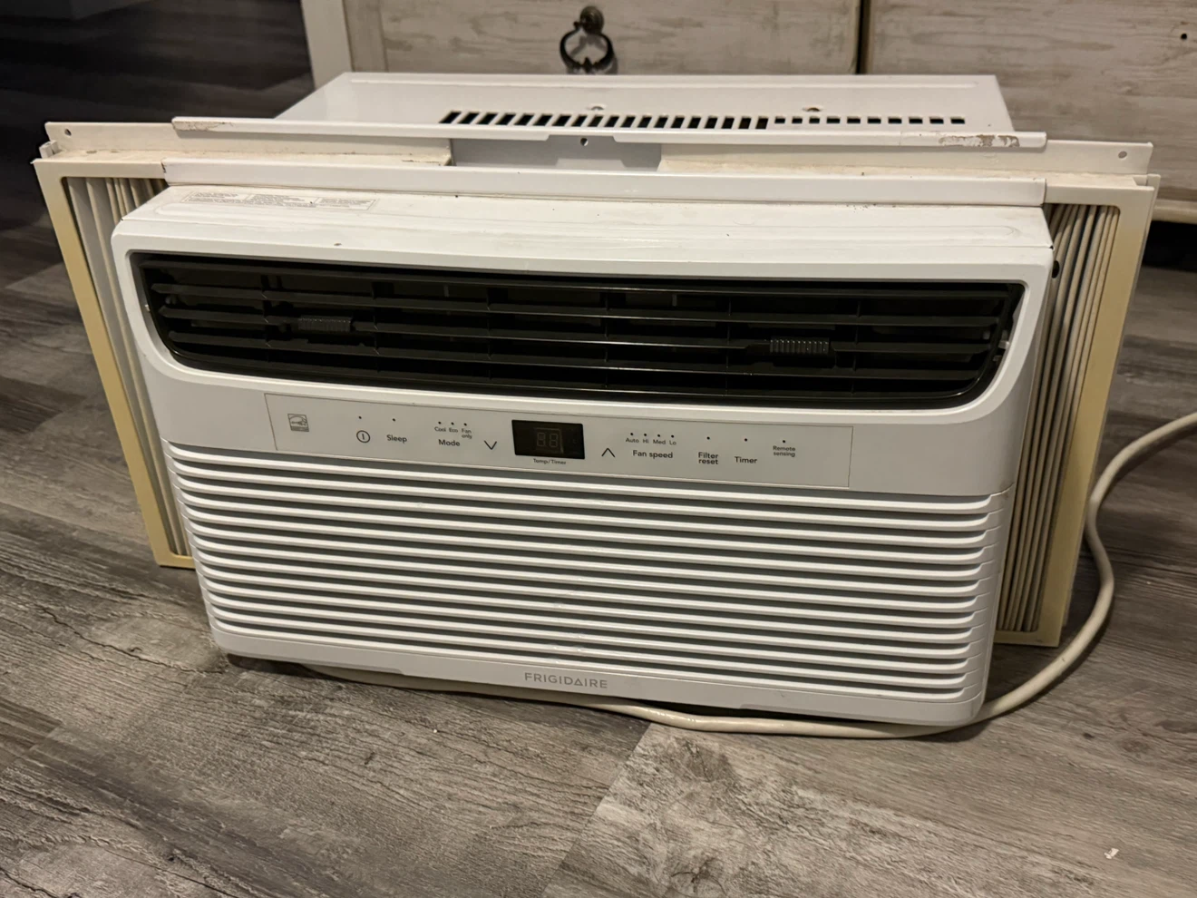 Frigidaire Window Air Conditioner FFE0833U1