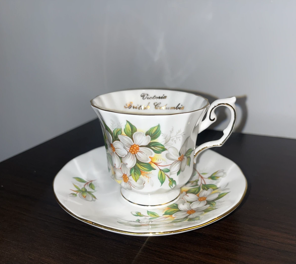 Vintage Elizabethan Bone China Cup & Saucer - Victoria BC - photo 3