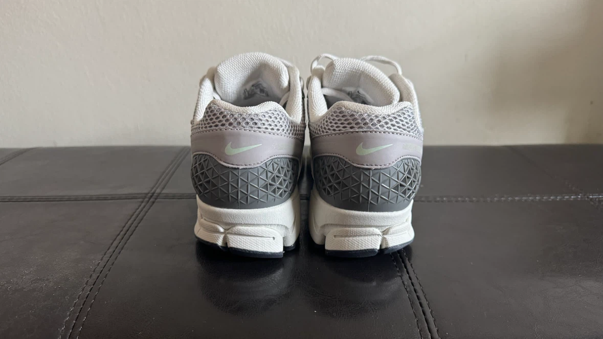 Nike Vomero 5 - photo 4