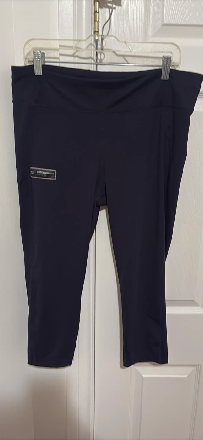 Levelwear Verve Women's Black Athletic Capris