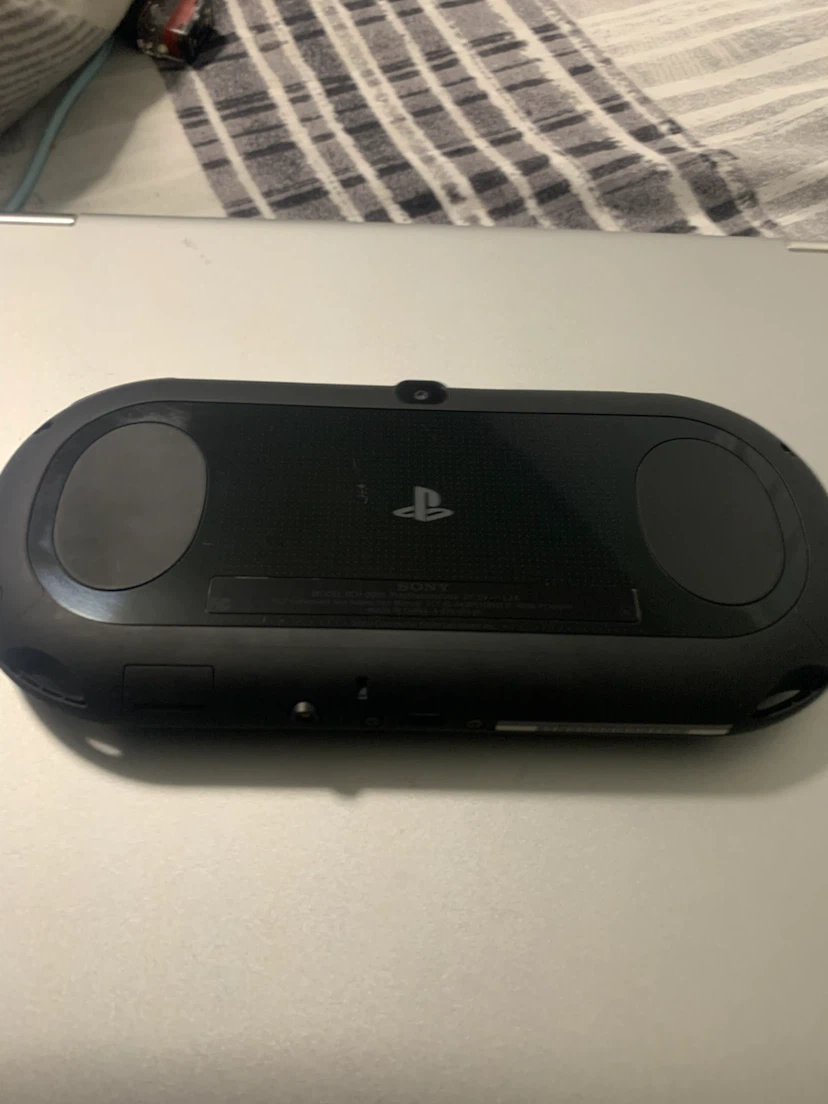 Sony PlayStation PS Vita200 Bundle with Micro SD Card - photo 4