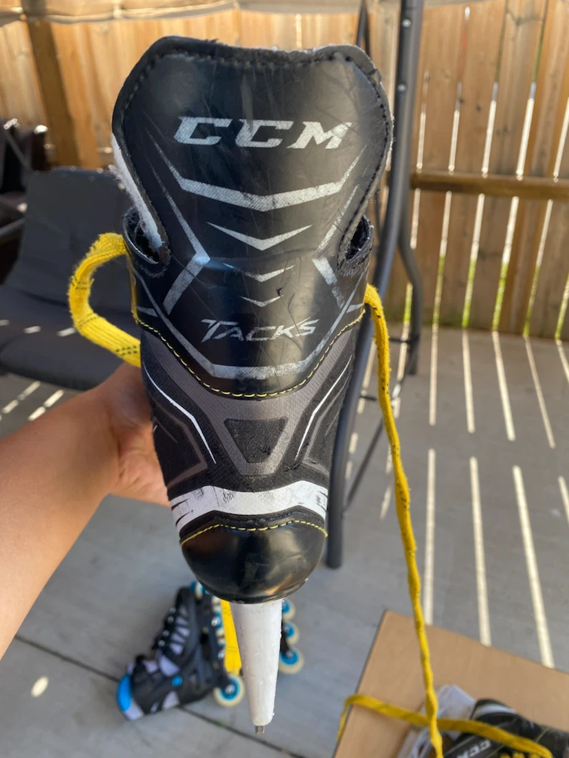 CCM Tacks Hockey Skates Size 4 Youth - photo 2