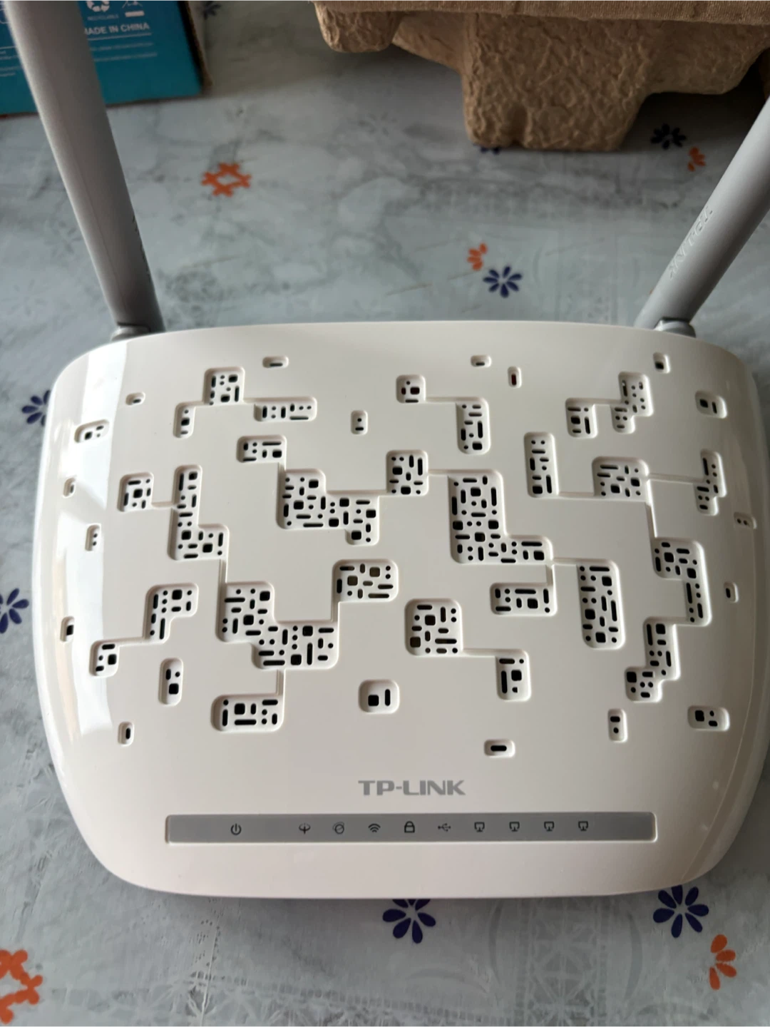 TP-Link TD-W9970 Wireless Modem Router - photo 2