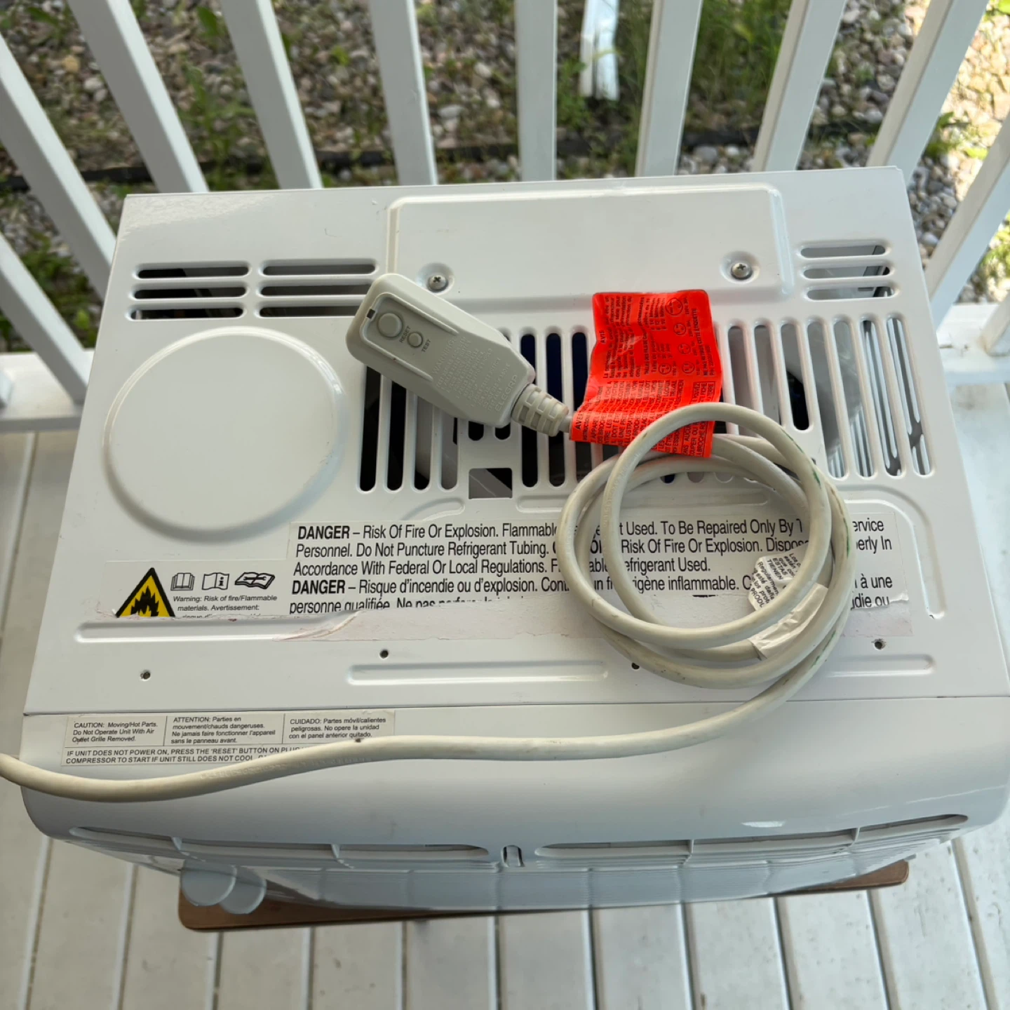 Frigidaire Window Air Conditioner - photo 3